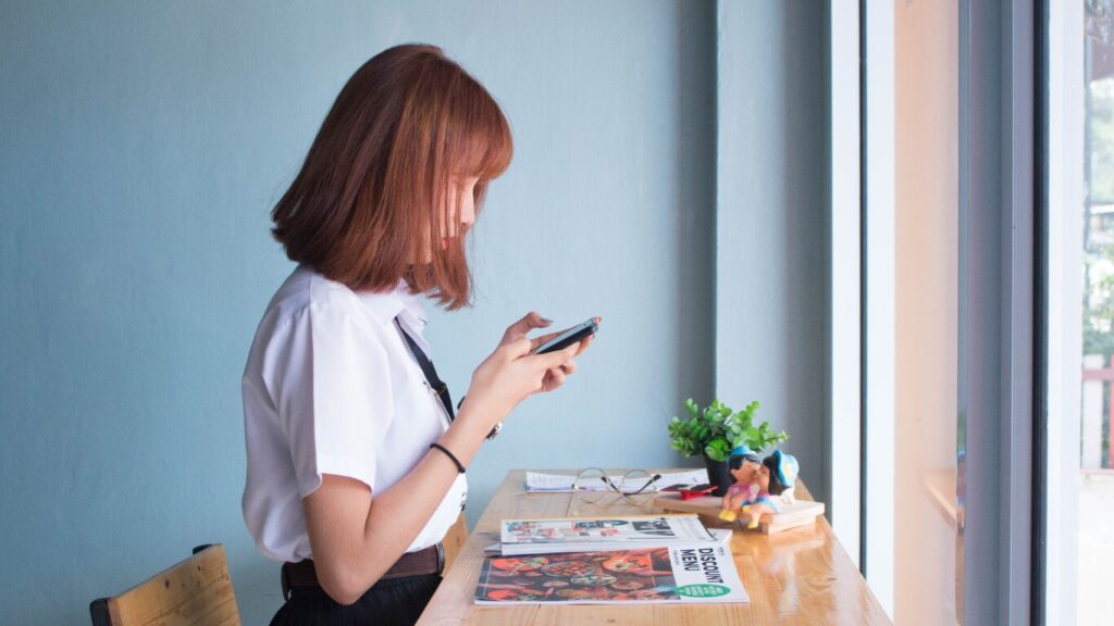 AB型彼女から連絡がこない(LINEを返さない)理由とは？